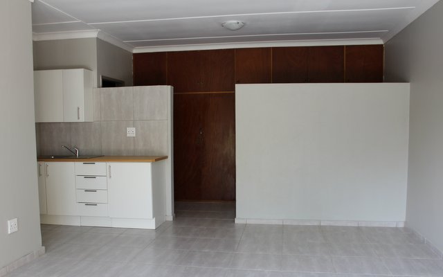 To Let 1 Bedroom Property for Rent in Miederpark North West